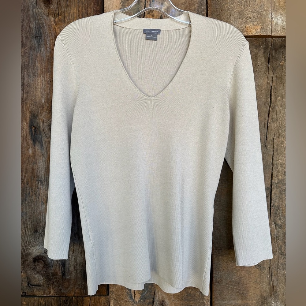 Ann Taylor beige 3/4 sleeve sweater
